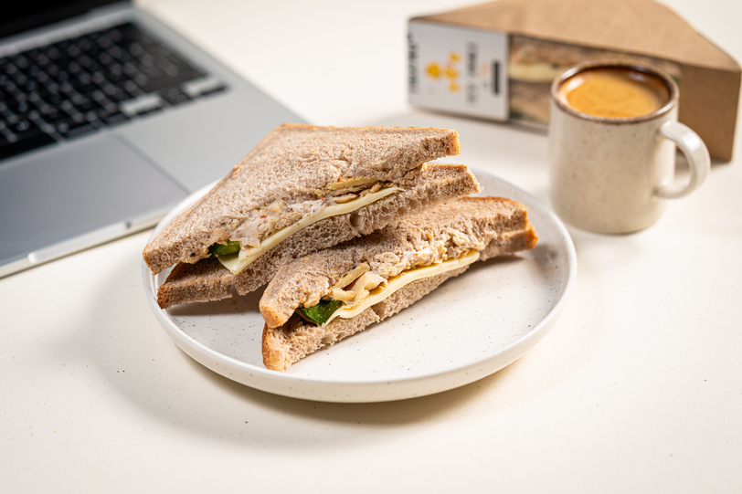 SANDWICH TRIUNGHI PUI