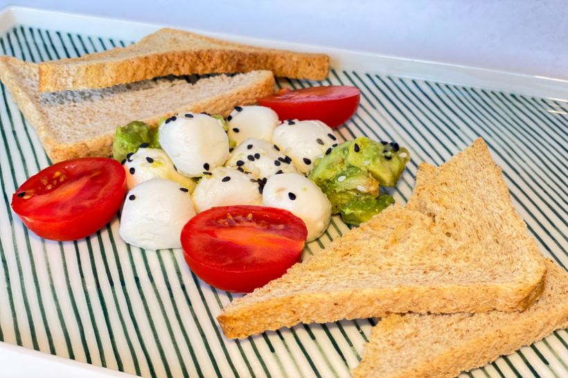 Toast caprese