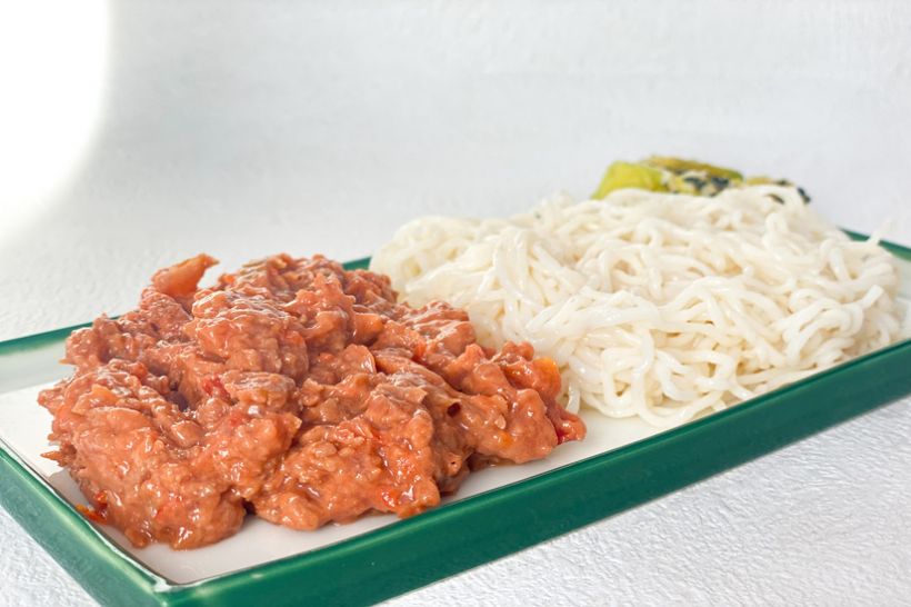 Tăiței de konjac cu sos  Bolognese vegan