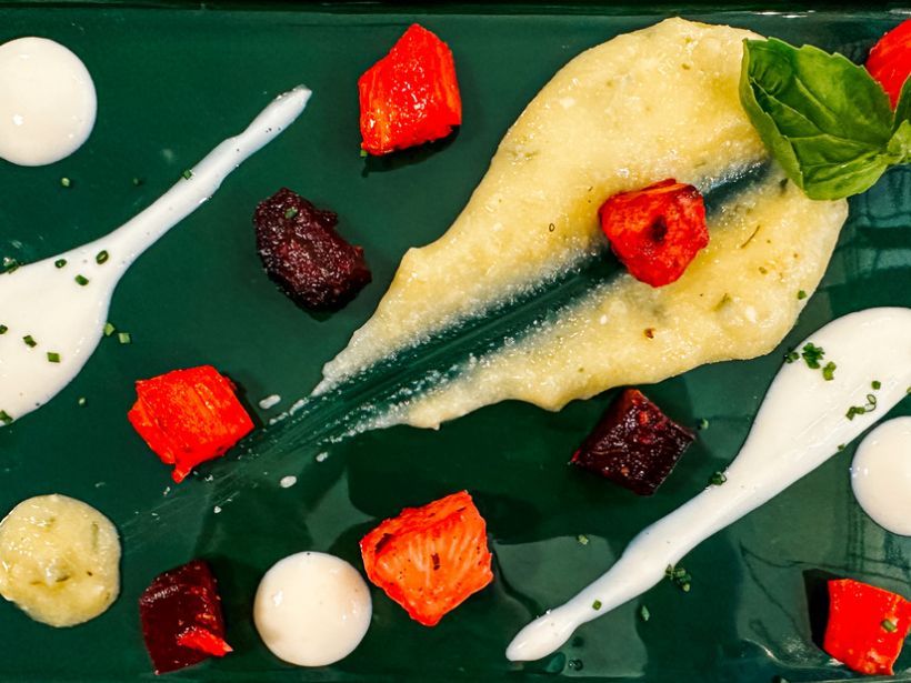 Cremă de polenta, cu iaurt de soya si mix de rădăcinoase
