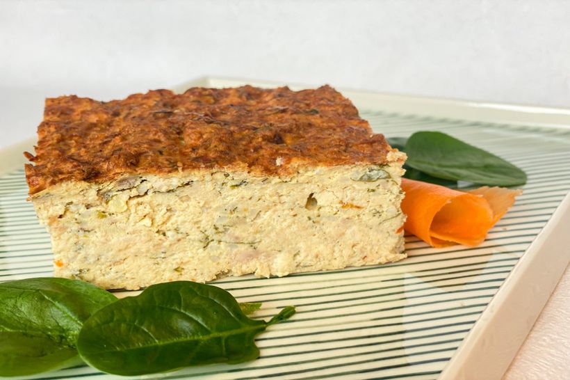 Cremă de polenta cu sos de usturoi copt şi brânzeturi
