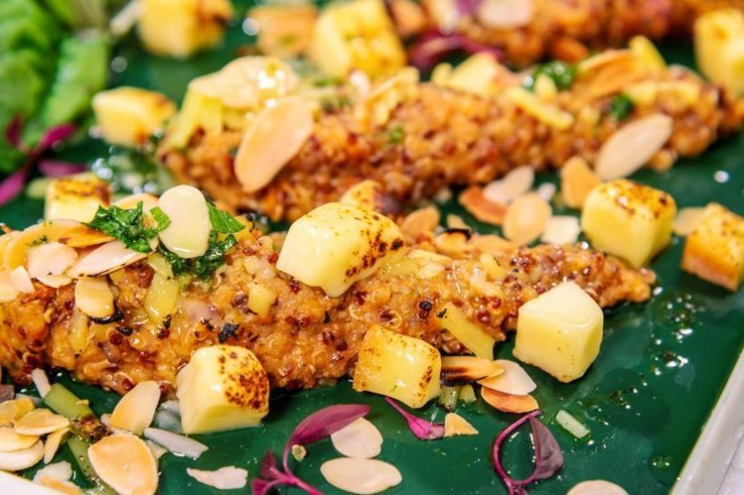 Pilaf de quinoa cu pesto de vinete și legume