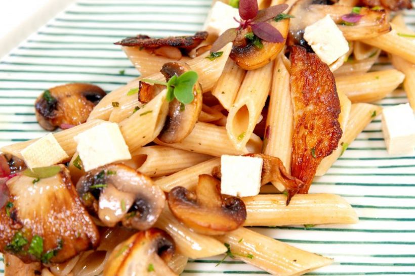 Sarmale vegane cu legume, pasta de rosii si ardei dulce