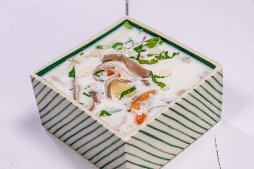 Ciorbă rădăuțeană de pleurotus cu iaurt de soya